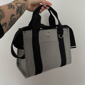 Two tone medium tote